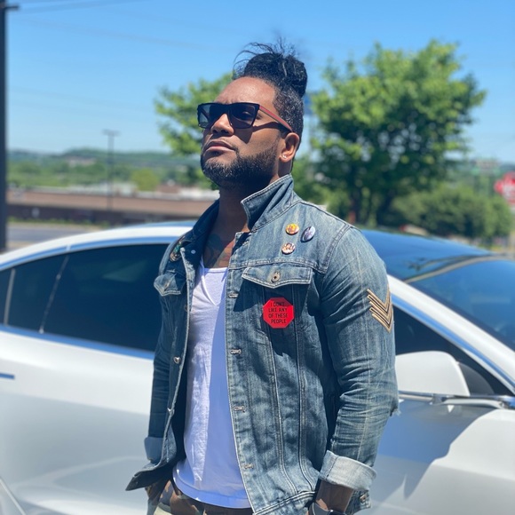 Meet your Posher, Roger - Picture 1 of 1